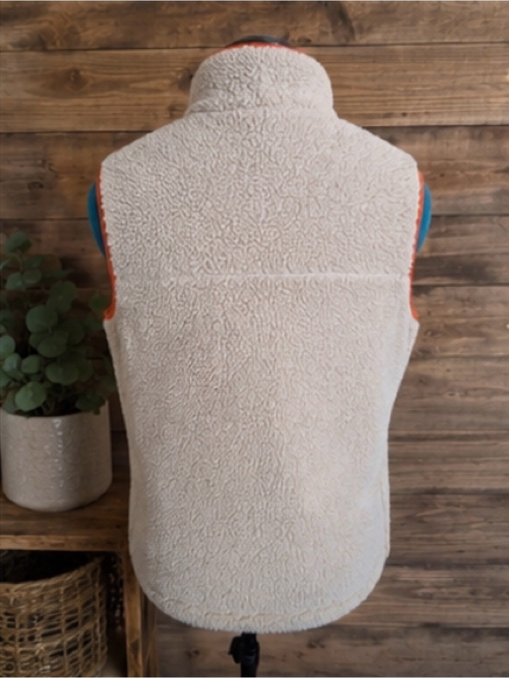 Eddie Bauer Women’s Sherpa Fleece Vest Size Small Cream Teddy Fleece Zip Up - Picture 4 of 8